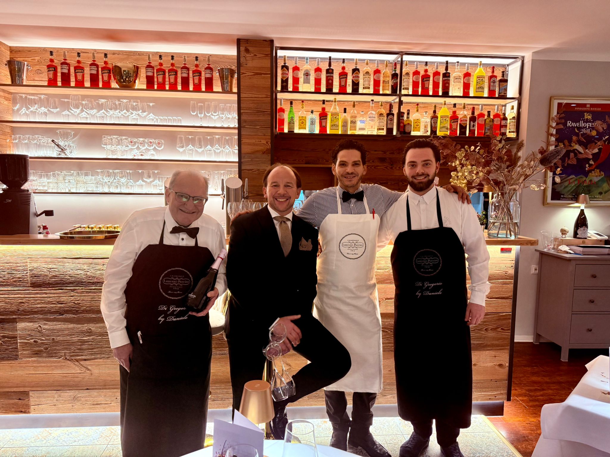 Daniele Di Gregorio mit seinem Team an der Bar